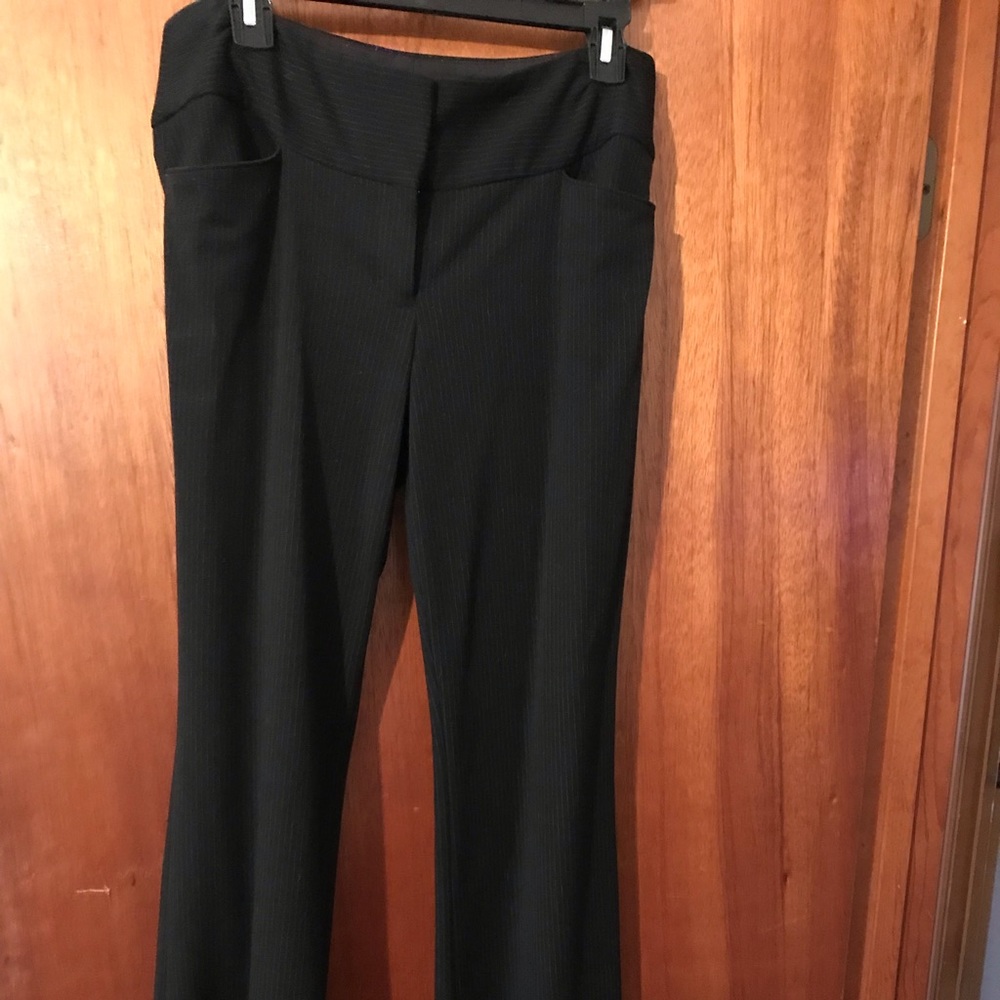 Woman’s dress pants stretch boot cut 6R